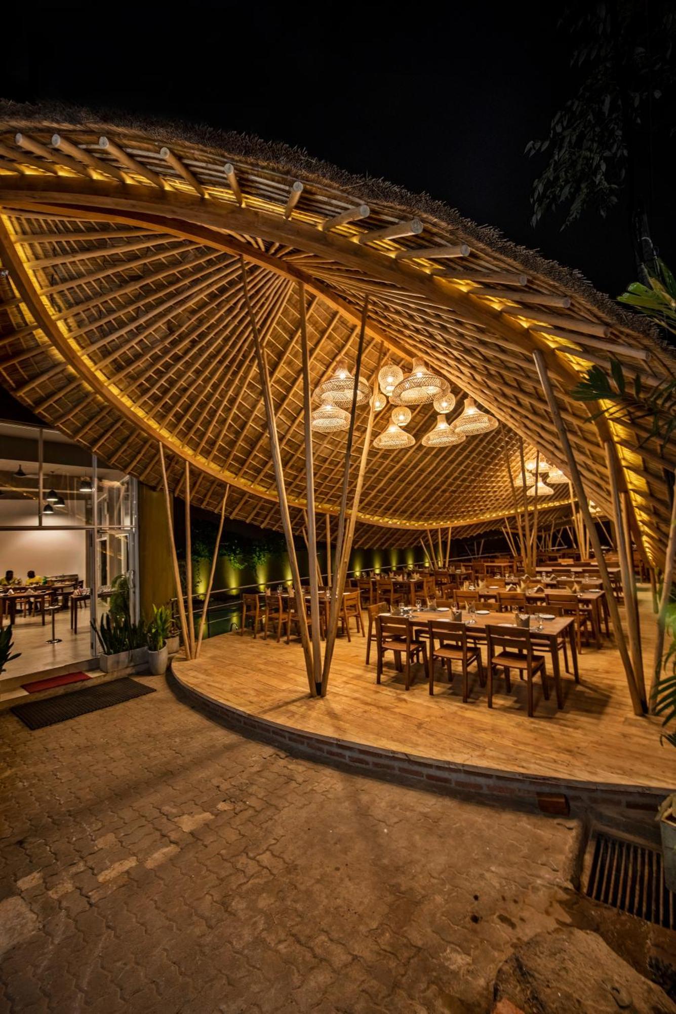 White Moon Resort Гампа Екстериор снимка