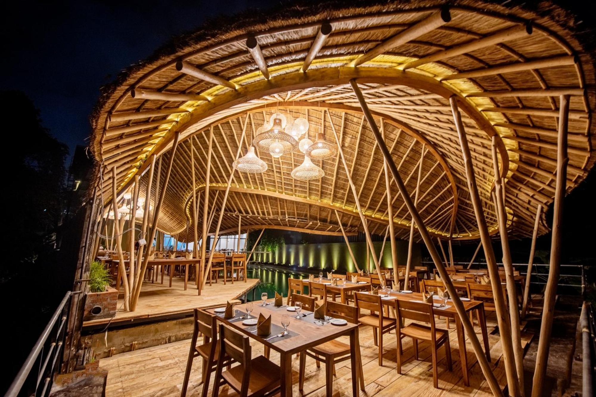 White Moon Resort Гампа Екстериор снимка
